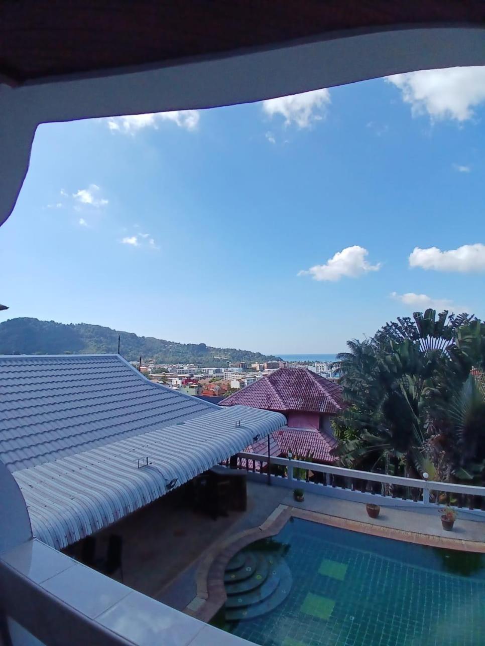 Aksarai Hotel Patong Exterior photo